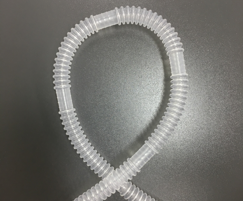 カットできるじゃばらチューブ